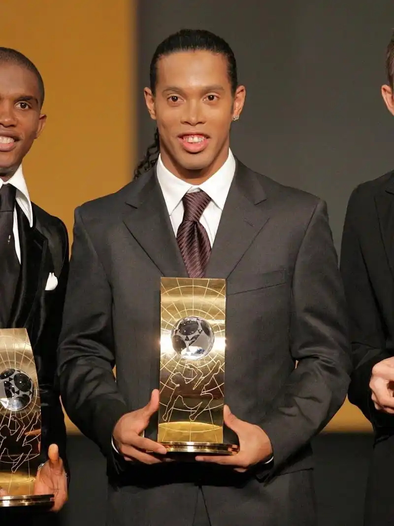 面并不拘泥 面并不拘泥