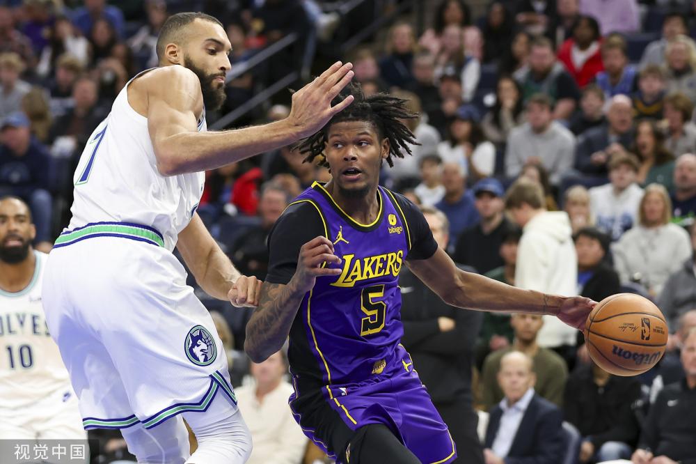 不分阶层的 不分阶层的